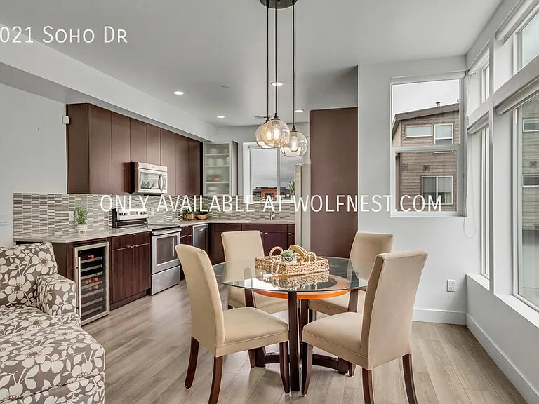 1021 Soho Dr — Photo 14