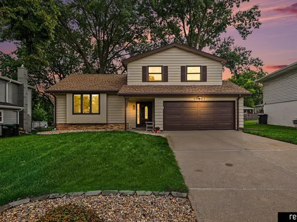 10621 N St, Omaha, NE 68127