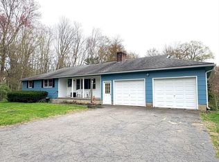 135 Pelham Rd, Amherst, MA 01002