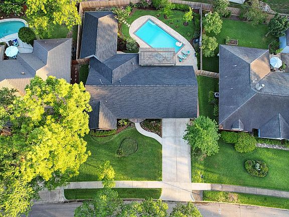 3rd image of 5111 Briarbend Dr