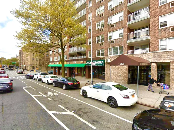 3131 Grand Concourse image 29 of 33