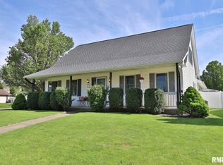 1952 Deer Ln, Washington, IL