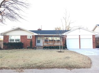 2100 Fremont Dr, The Village, OK 73120