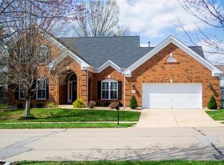 813 Castle Pines Dr, Ballwin, MO 63021