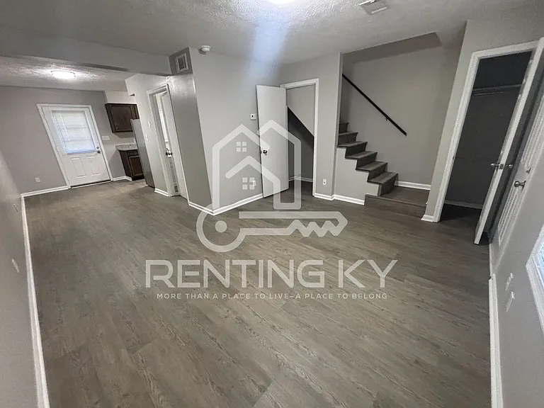 1663 Foxhaven Dr — Photo 2