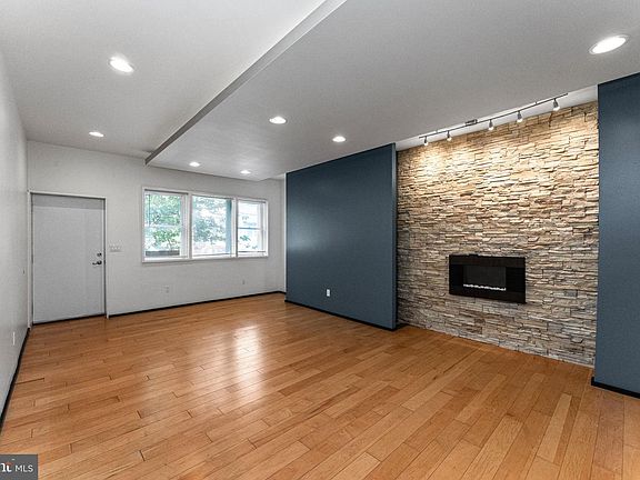 5th image of 907 N 5th St