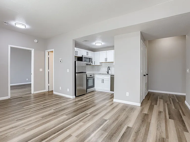 210 S 24th St #202 — Photo 3