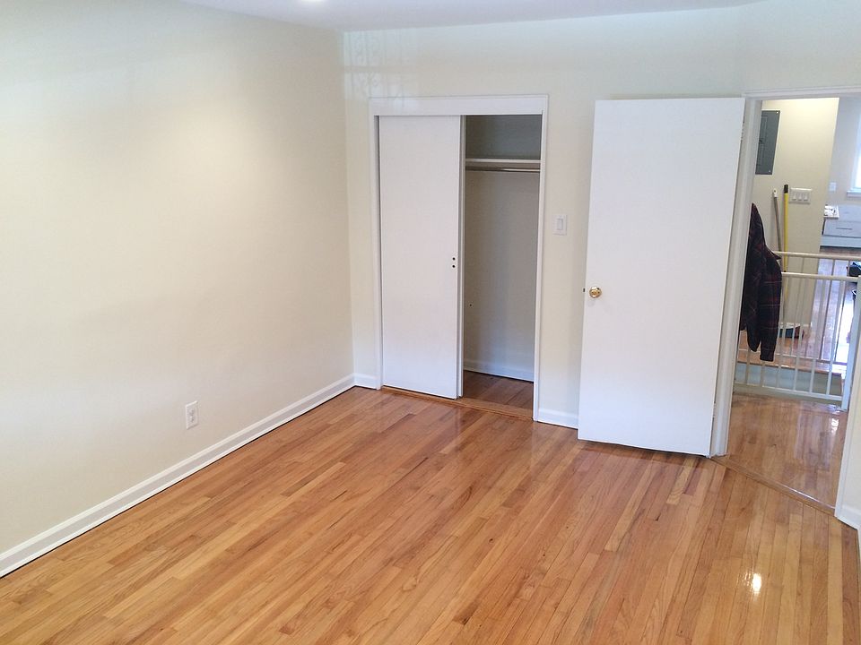 2nd image of 2835 35th St #1