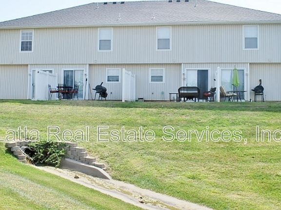 2nd image of 3305 SW Iron Creek Dr