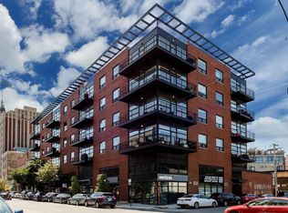 2045 W Concord Pl APT 402, Chicago, IL 60647