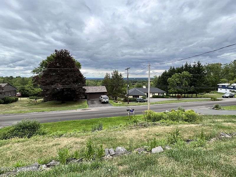 3rd image of 331 Terrace Road