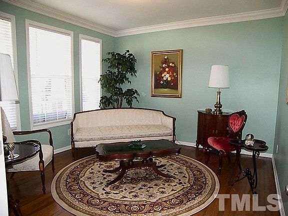4th image of 717 Highwater Pl