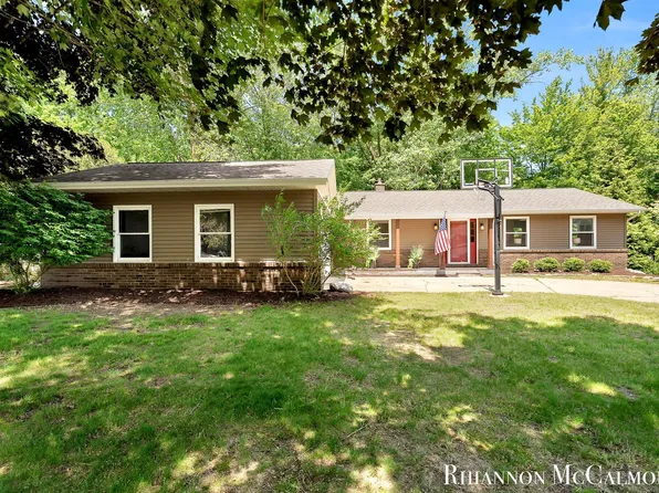 16151 Terrace Rd, Spring Lake, MI 49456