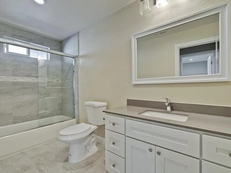 1605 Chestnut St #B — Photo 5