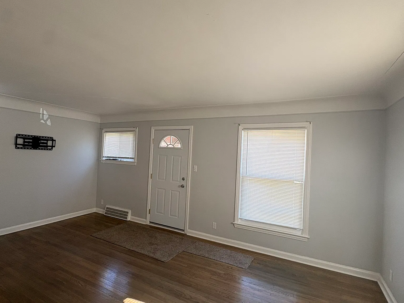 2 bed, 1.5 bath, $1,100 — Photo 3