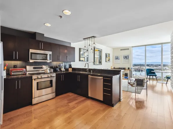 222 Broadway St APT 1309, Oakland, CA 94607