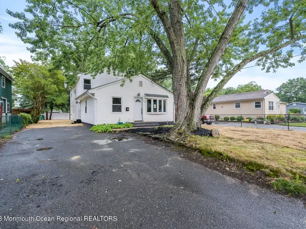 27 Pearl Drive, Howell, NJ 07731