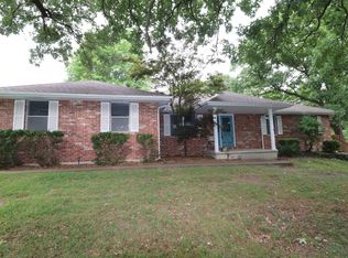 1301 N Pine St, Marshfield, MO 65706