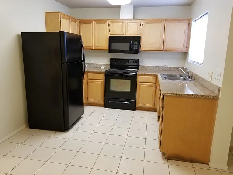Golden Valley Luxury Apartments — Photo 27