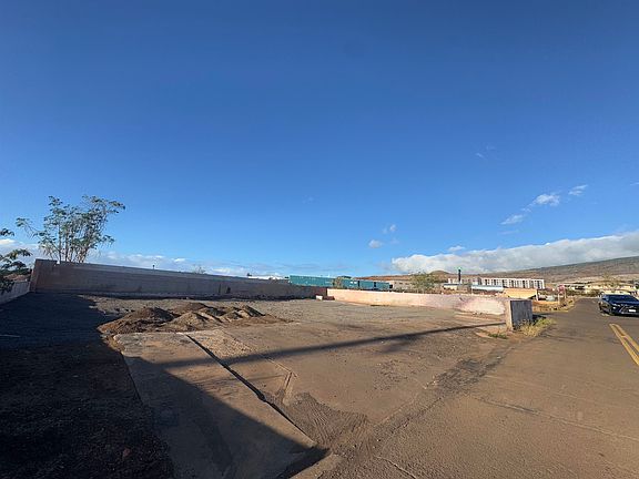 3rd image of 909 Kopili St