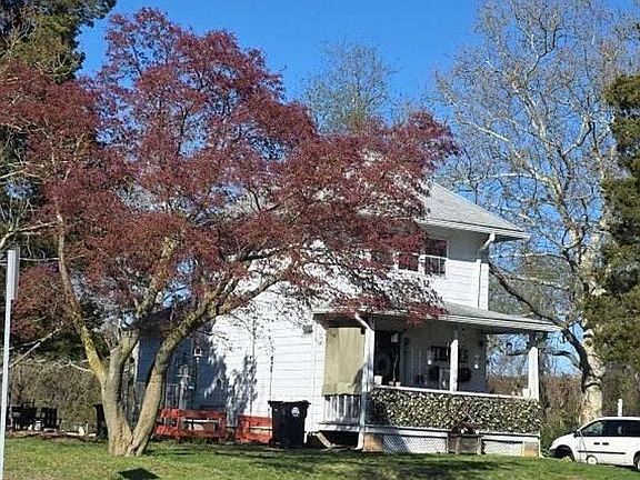 3rd image of 156 Jackson Rd