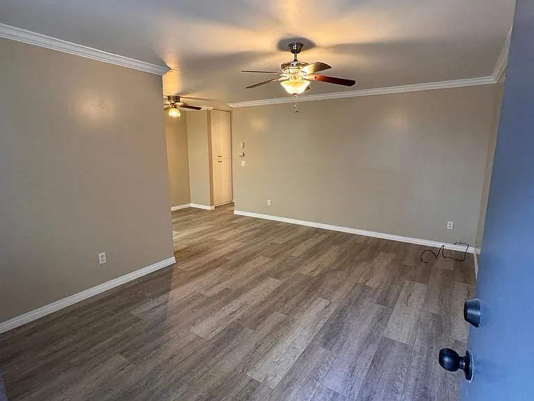 3985 Riviera Dr #B — Photo 2