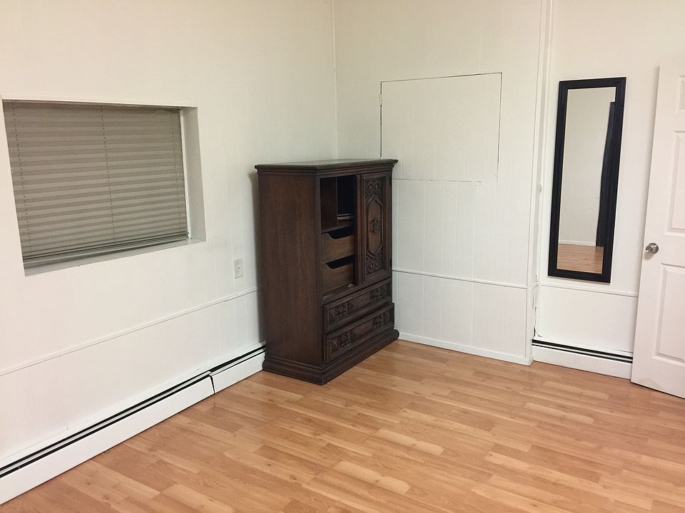 BedroomR