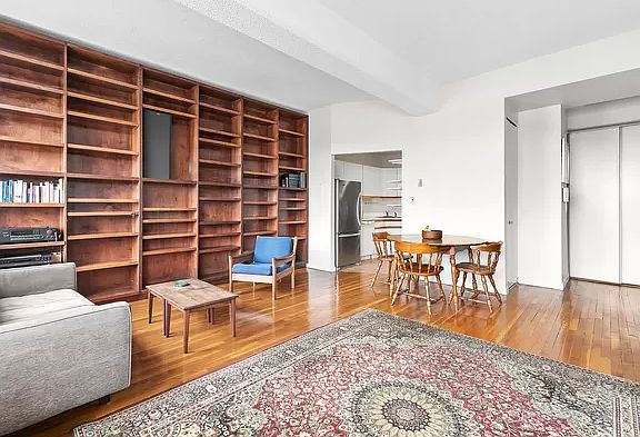 2nd image of 492 Henry St APT 5B
