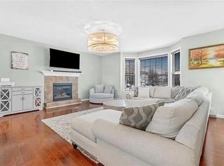 10561 Timber Edge Dr, Wexford, PA 15090
