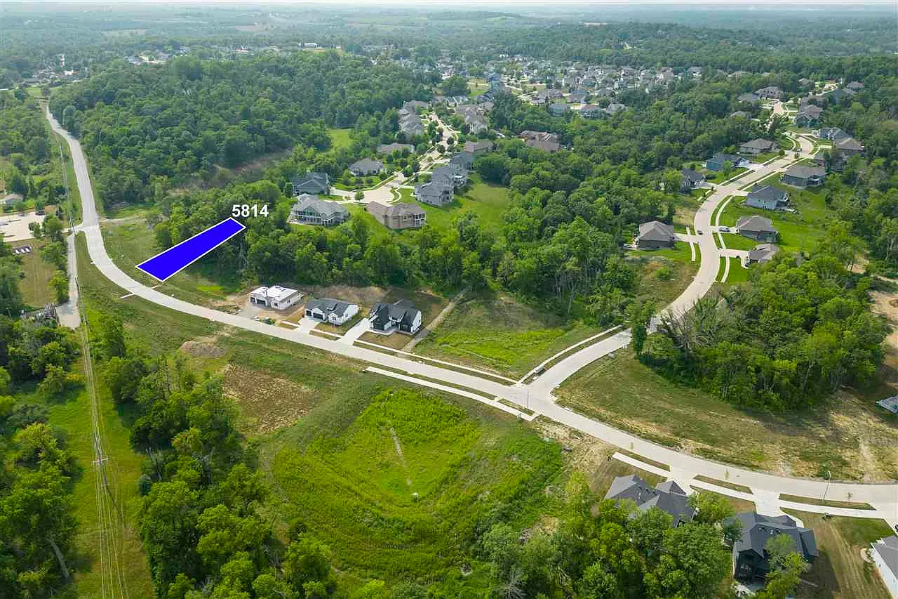 5814 Seminole Valley Trl NE photo 1
