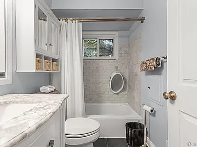 520 Byron St — Photo 29