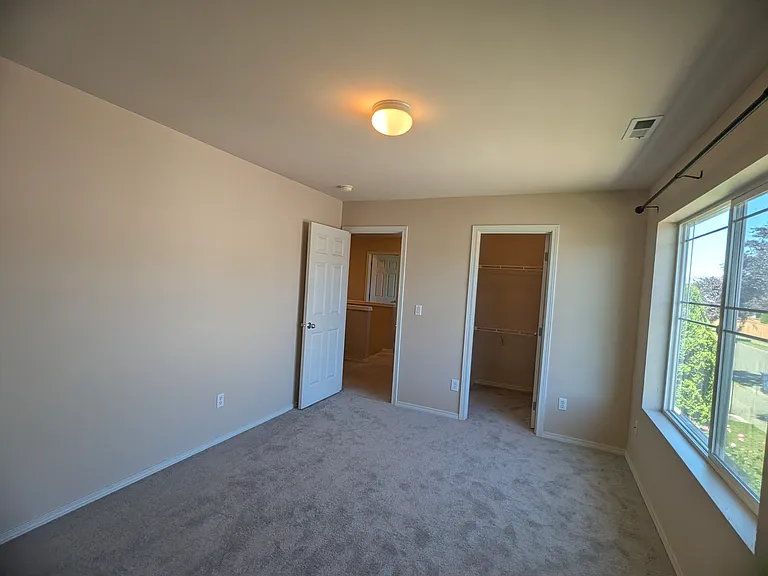 38 Dr SE — Photo 17