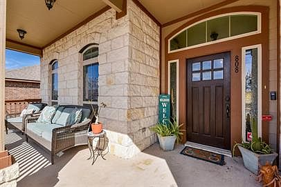 2nd image of 808 Bryce Canyon Dr