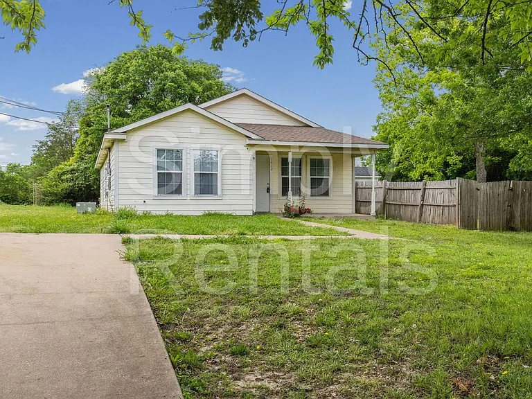 1412 Hemphill St — Photo 2