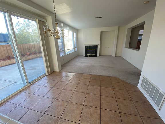 Dinning room & Family room