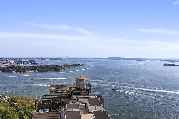 Rented by Compass | media 13