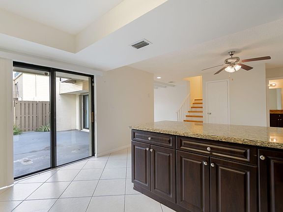3rd image of 1530 Shaker Circle