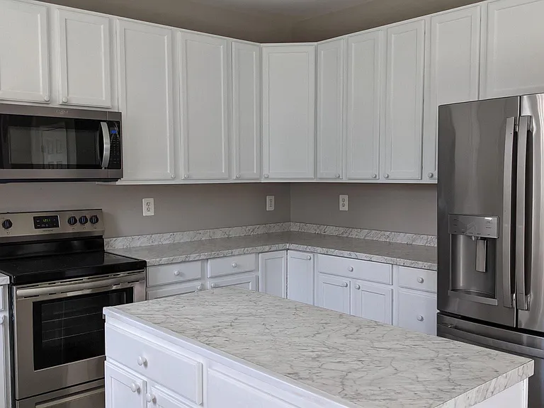 411 Hanrahan Ct SE — Photo 17