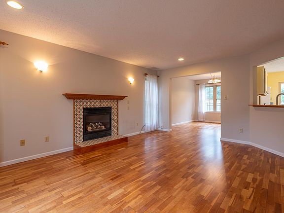 4th image of 3827 E Tamarron Dr
