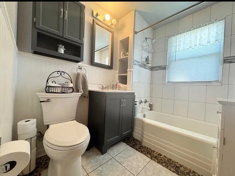 244 Beacon Pl — Photo 24