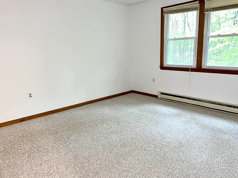 30 Emerald Dr — Photo 10