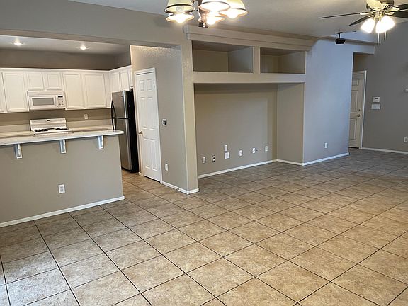 3rd image of 9565 Green Vineyard Ave