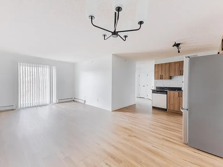 609 King St — Photo 10