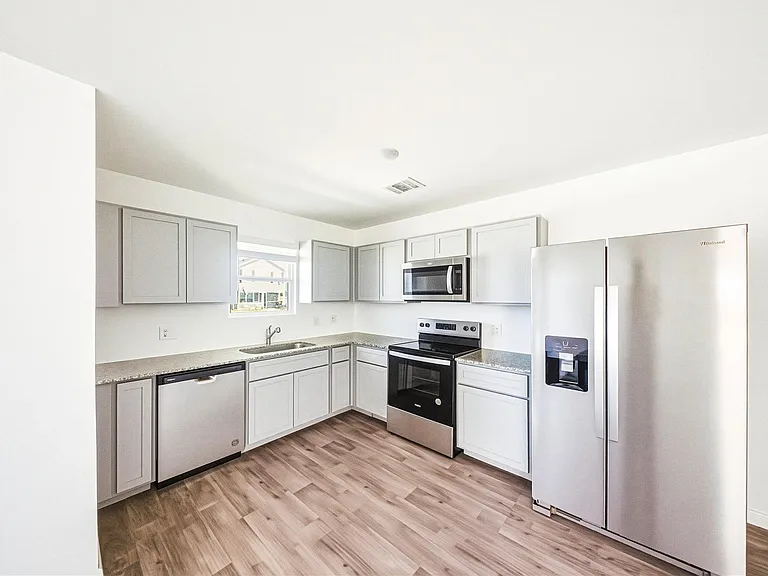 16802 N Marie Village Dr — Photo 8