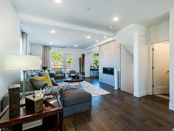 5th image of 8249 N Sierra Dr #236