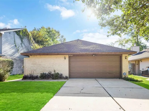 16706 Capewood Dr, Humble, TX 77396