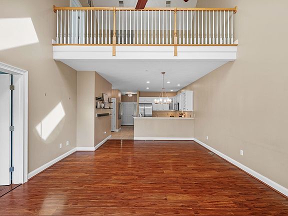 5th image of 5 Pelton Way #8