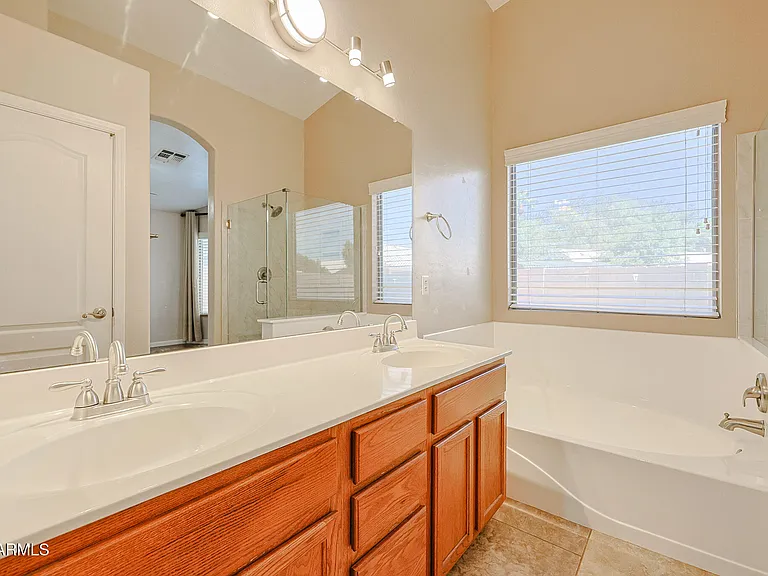 8747 W Adam Ave — Photo 25