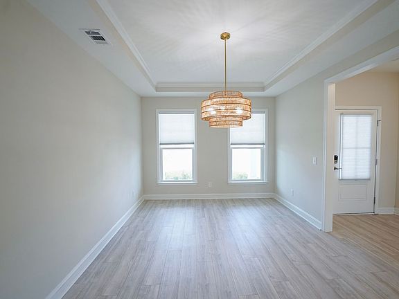 4th image of 710 Longleaf Dr