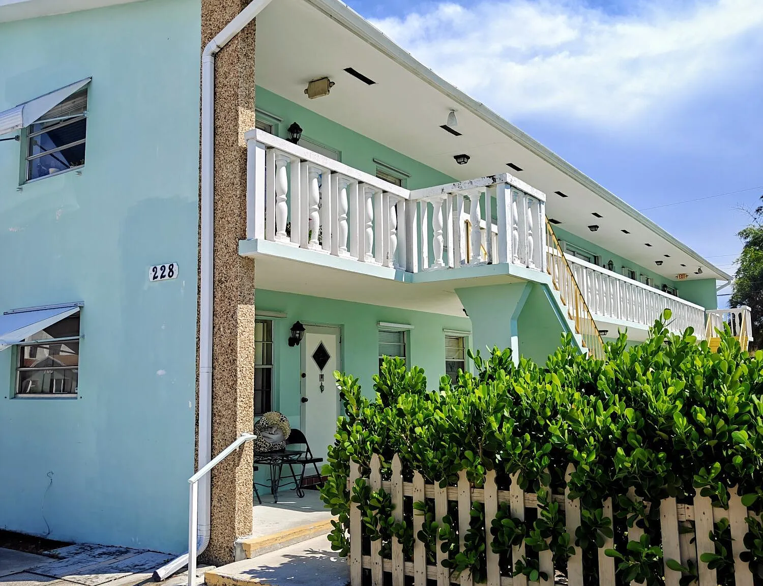 2 bed, 2.0 bath, 800 sqft, $2,000 — Photo 1
